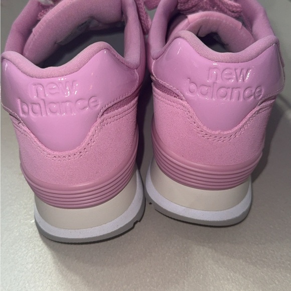 New Balance Women's Sneakers in Soft Pink size 7.5 never worn - Picture 4 of 4